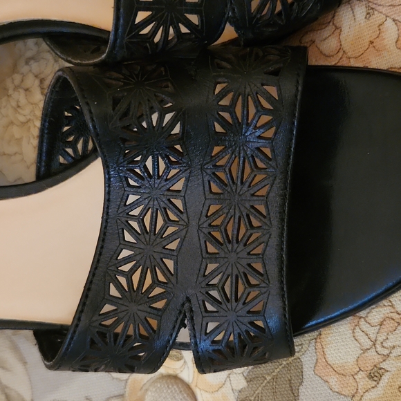 Coldwater Creek Flower Chopout Slides - Picture 3 of 4